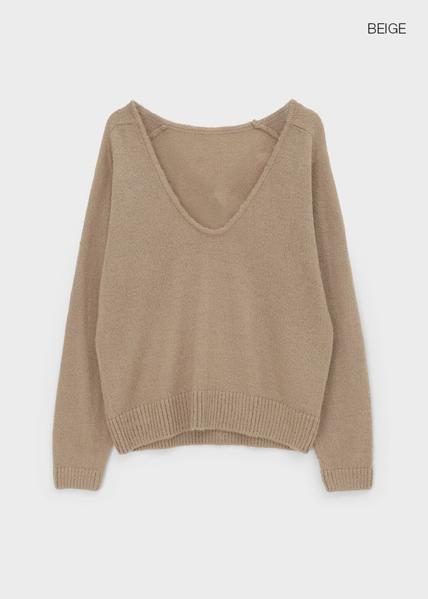 Cowlong Deep U-Neck Wool Knit