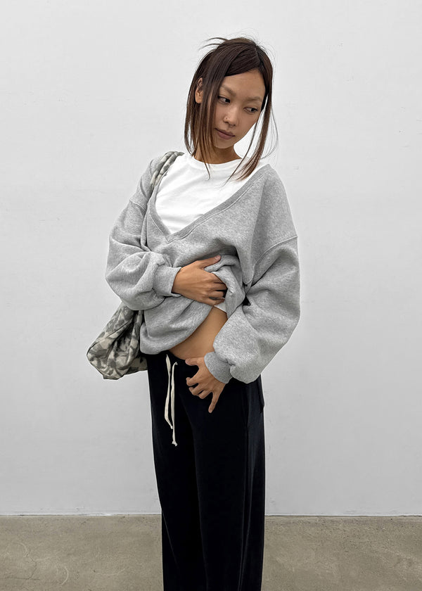 Queria Deep V Sweatshirt (Fleece-lined ver.)