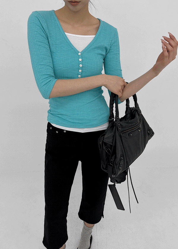 Loopty Button V-neck Ribbed 3/4 Sleeve Tee