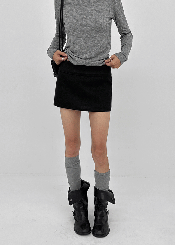 Freak Low-waisted Mini Skirt Pants