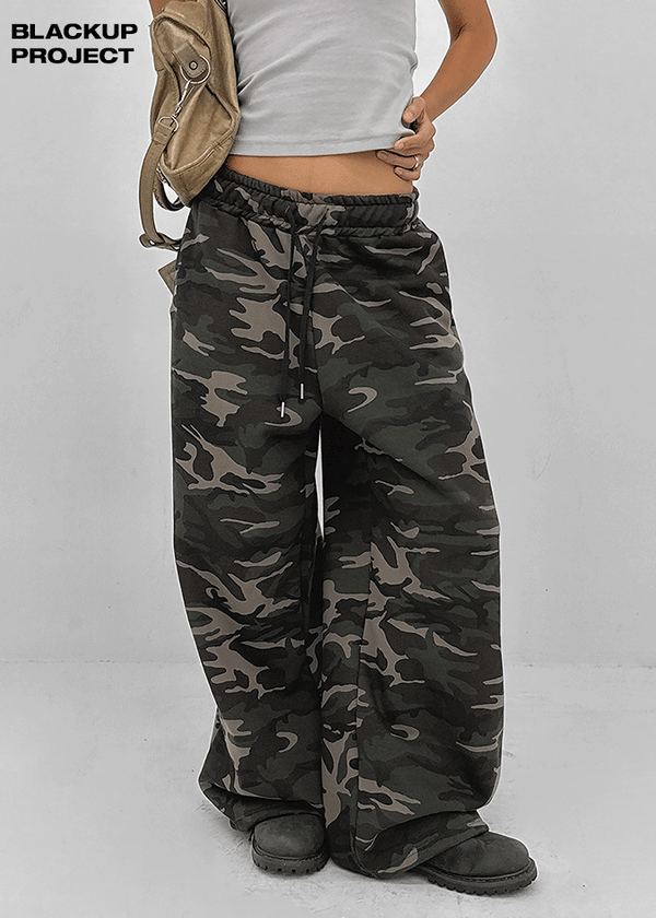 [MADE] Riven Fleece-lined Camo Wide Elastic Pants