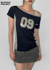 [MADE] Spind Printing Off Shoulder Short Sleeve T-shirt