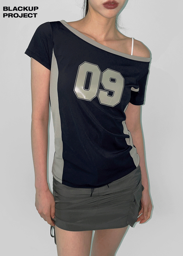 [MADE] Spind Printing Off Shoulder Short Sleeve T-shirt