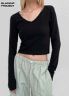 [MADE] V-Neck Extended Sleeve Cropped T-Shirt