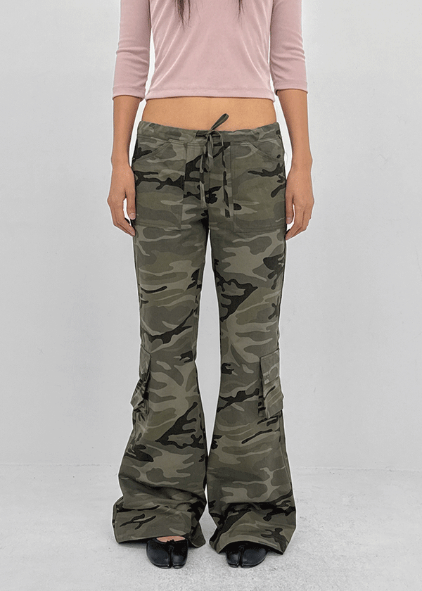 Relting Camo Low-waist Bootcut Pants