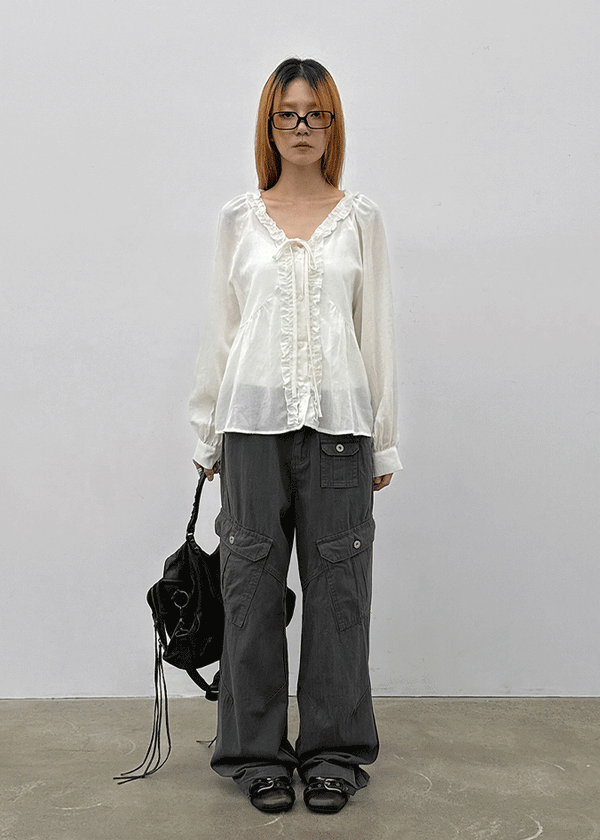 Zillus V-neck Frill Blouse