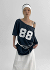 Naichu Number Loose Fit Off-Shoulder Short Sleeve Tee