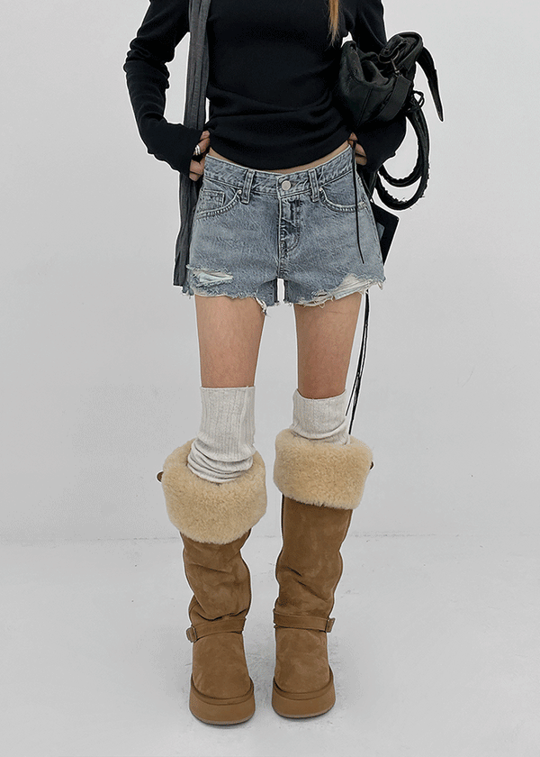 Clue distressed denim shorts
