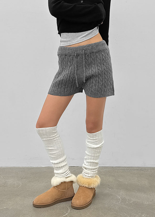 Adro Cable Knit Elastic Shorts