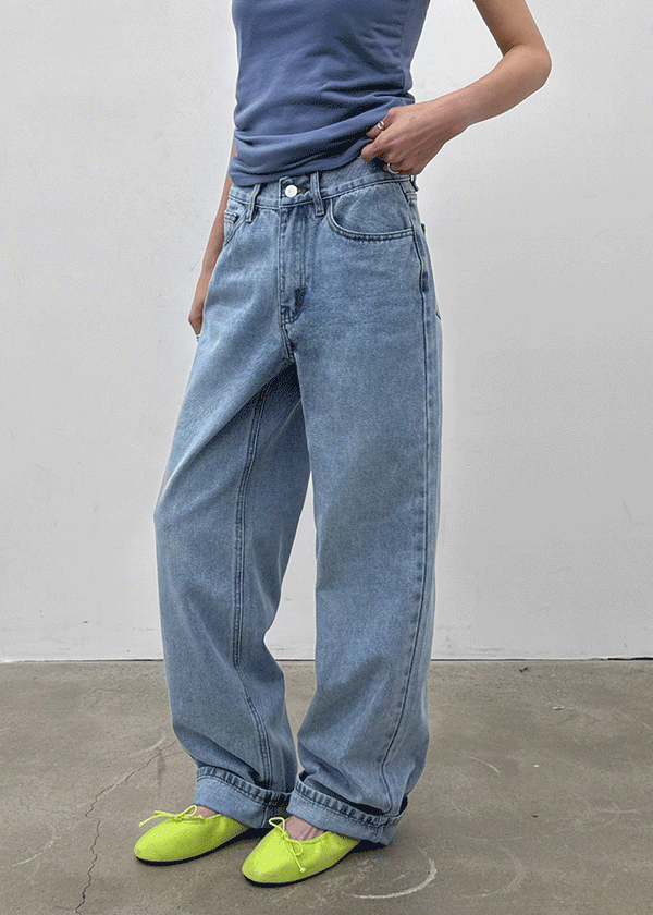 Keltu Straight Denim Pants
