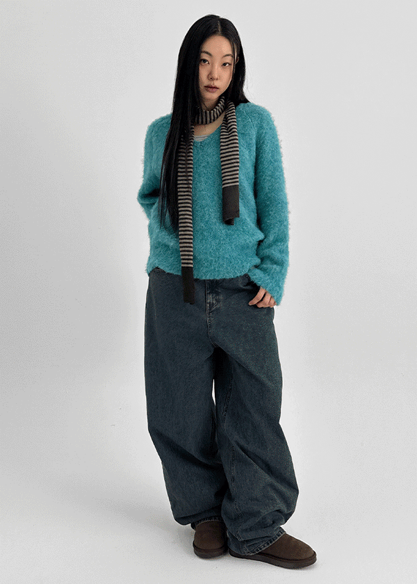 Huenings Hairy V-neck Wool Knit