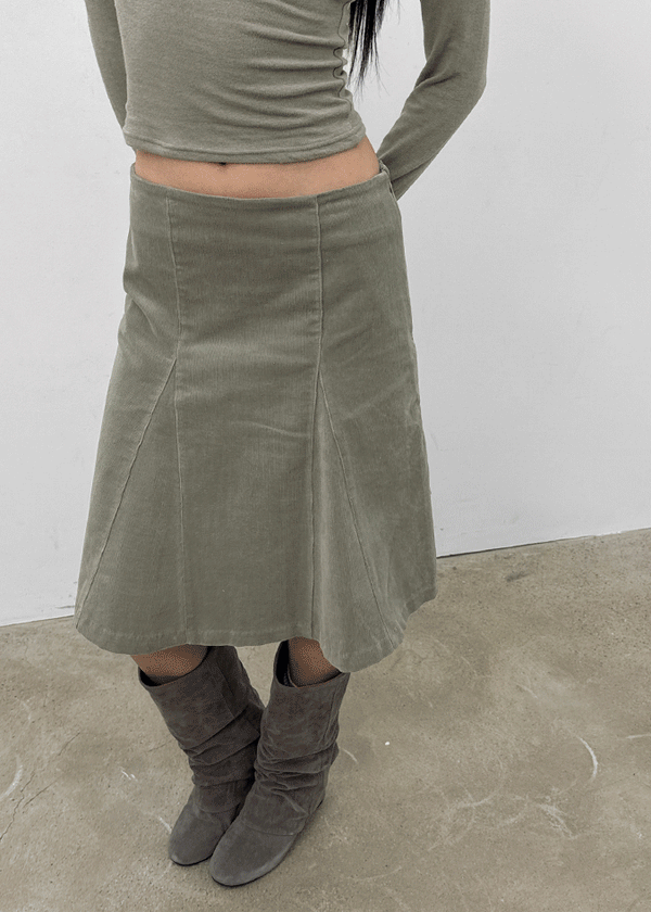 Kininchi Corduroy Midi Skirt