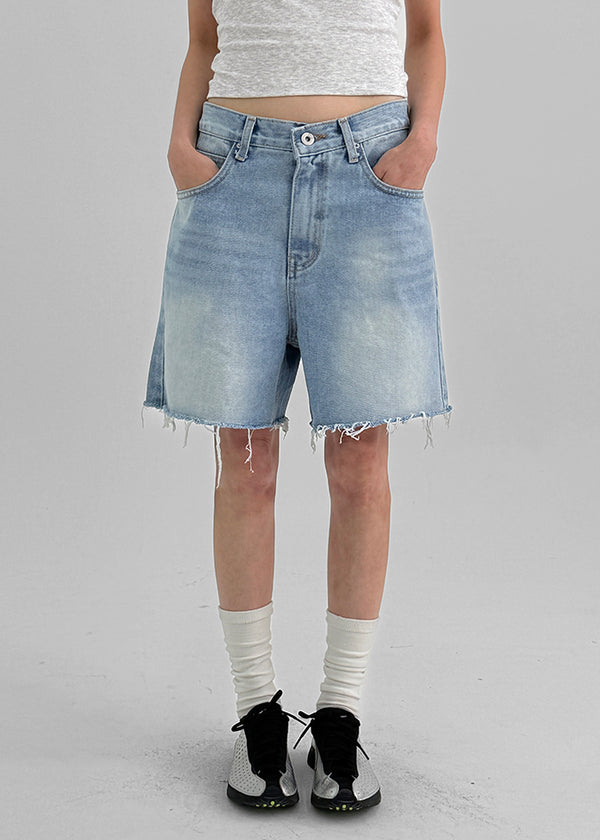 Femme Cutting Washed Denim Shorts