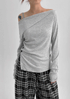 Kariko Off-shoulder Slit Button Long-sleeved T-shirt