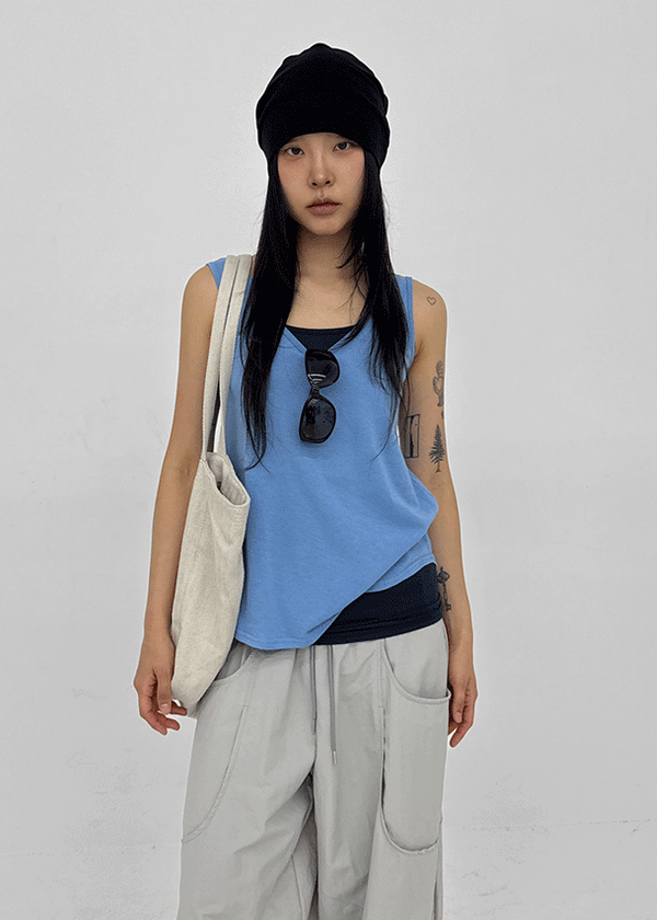 Mikas Loose Fit U-neck Sleeveless
